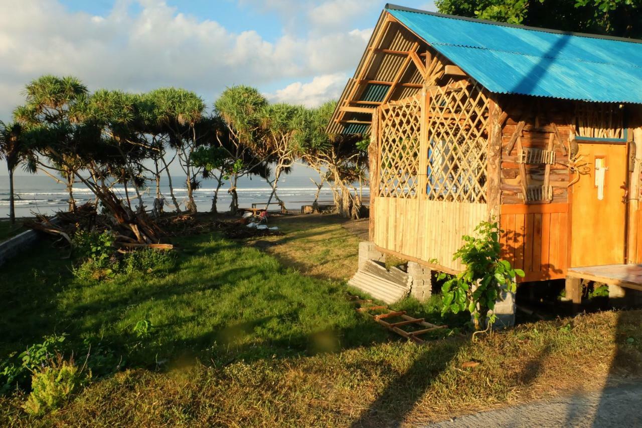 The Nyamo Surf & Stay Pulukan Exteriér fotografie