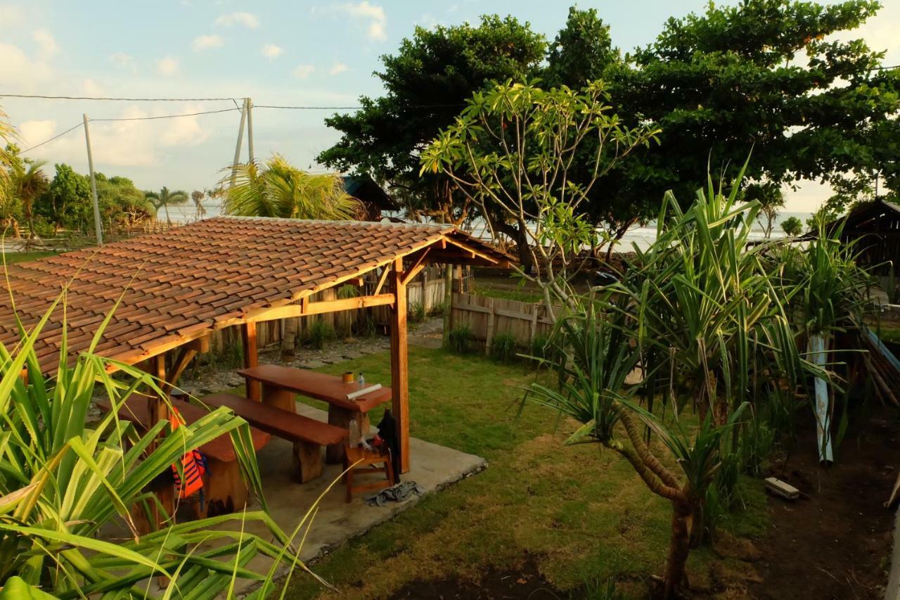 The Nyamo Surf & Stay Pulukan Exteriér fotografie