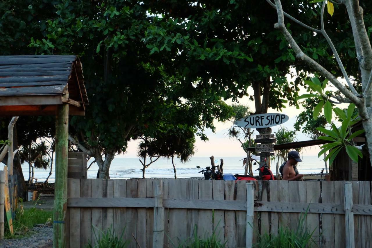 The Nyamo Surf & Stay Pulukan Exteriér fotografie